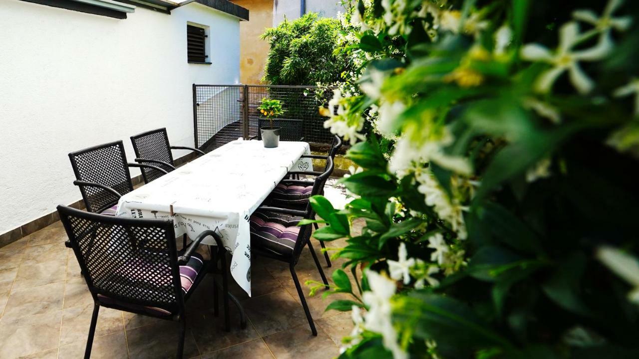 Sia House Apartment Pula Exterior foto